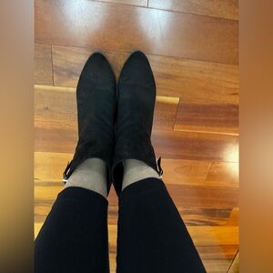 Old Navy black booties size 9